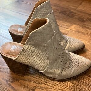 Dolce Vita Snakeskin Studded Leather Mules 7 EUC